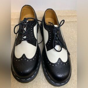 Dr.Martens Unisex 3989 Bex Leather lace shoes women 8, men 7 m
